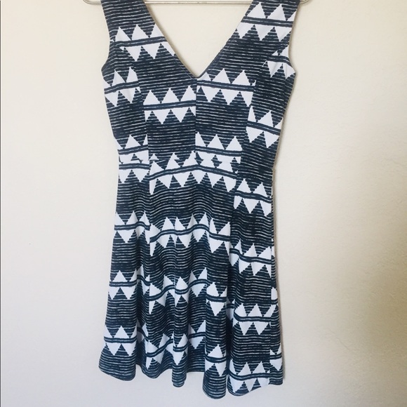 5/$20 H&M Black & White Skater Dress - Picture 3 of 4